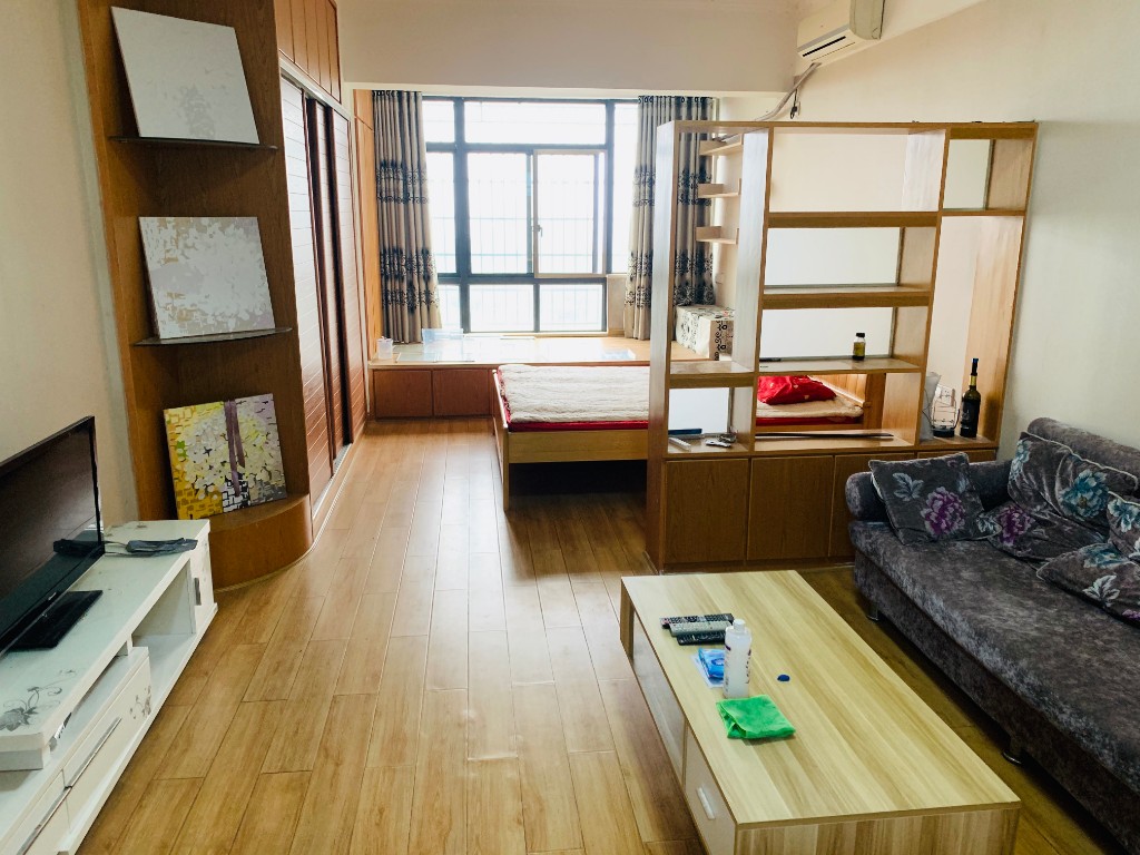 金广茗厦  1室1厅1卫    35.0万 金广茗厦  1室1厅1卫    35.0万客厅