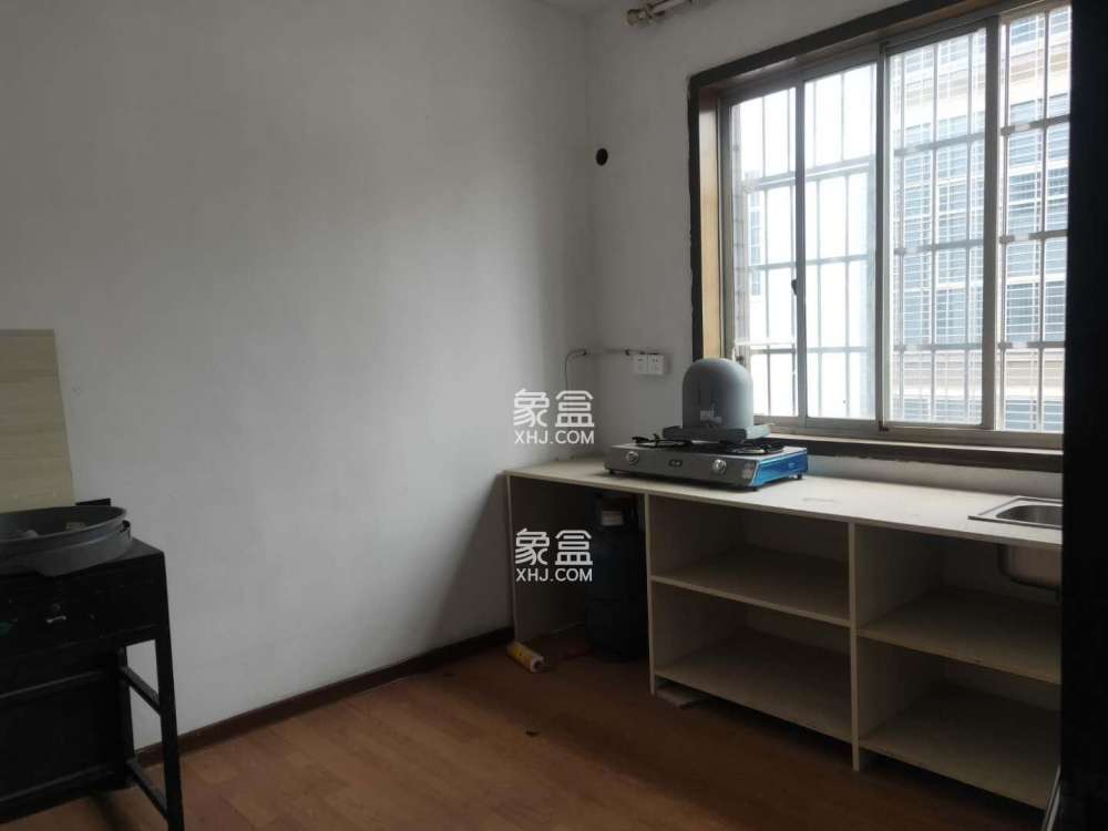 汽车城  4室2厅3卫    1200.0元/月 汽车城  4室2厅3卫    1200.0元/月室内图