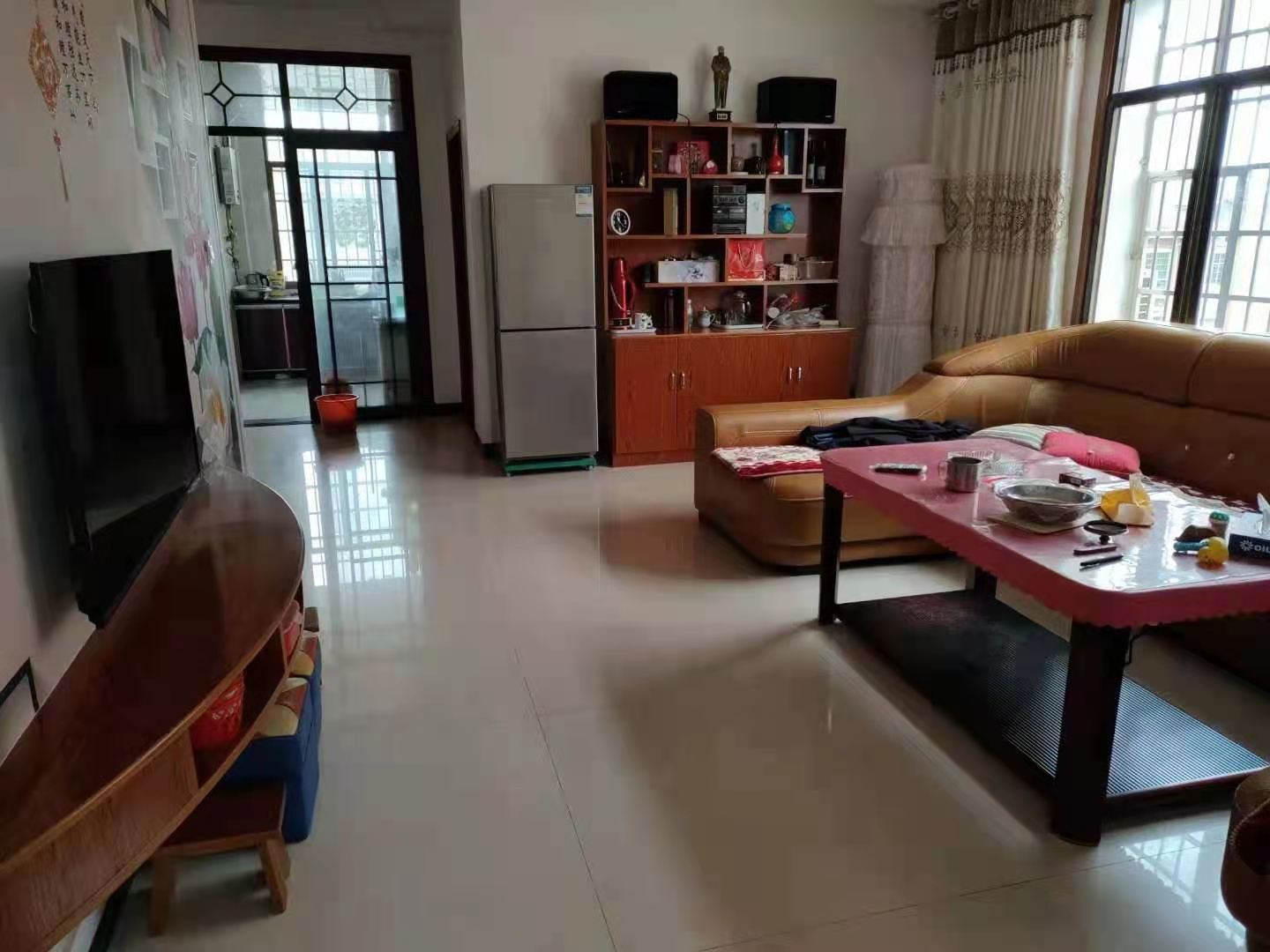 信步闲庭  3室2厅2卫    69.8万 信步闲庭  3室2厅2卫    69.8万客厅