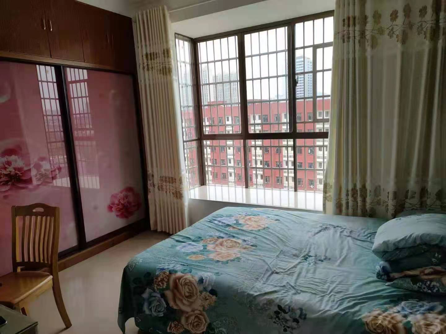 信步闲庭  3室2厅2卫    69.8万 信步闲庭  3室2厅2卫    69.8万客厅