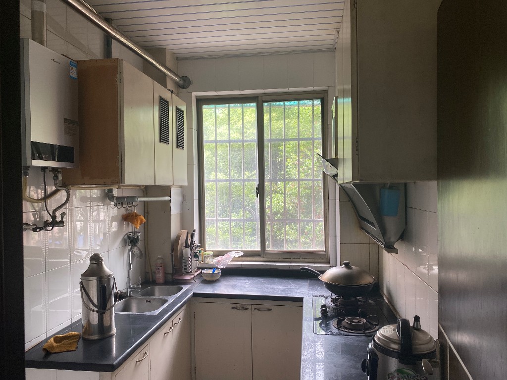 馨香小区 3室2厅1卫 1400.0元/月 馨香小区 3室2厅1卫 1400.0元/月室内图