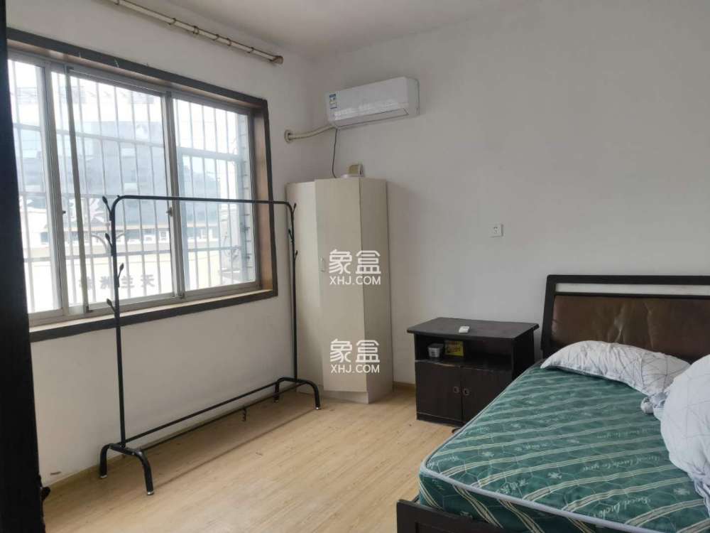 汽车城  4室2厅3卫    1200.0元/月 汽车城  4室2厅3卫    1200.0元/月室内图1