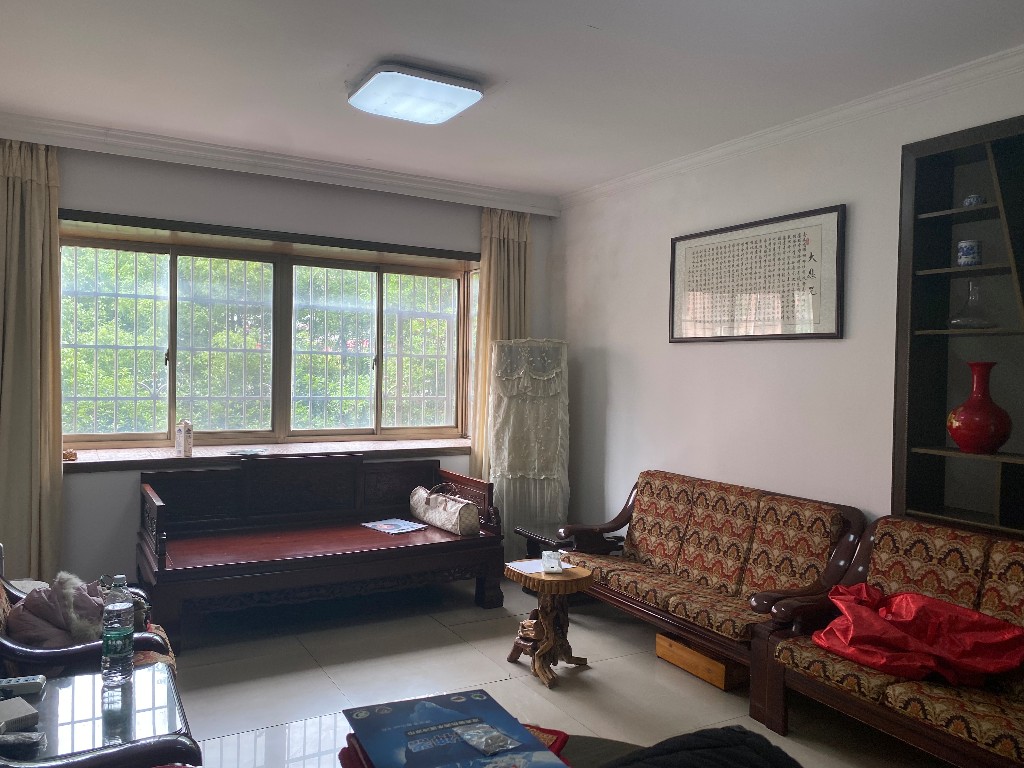 馨香小区 3室2厅1卫 1400.0元/月 馨香小区 3室2厅1卫 1400.0元/月室内图