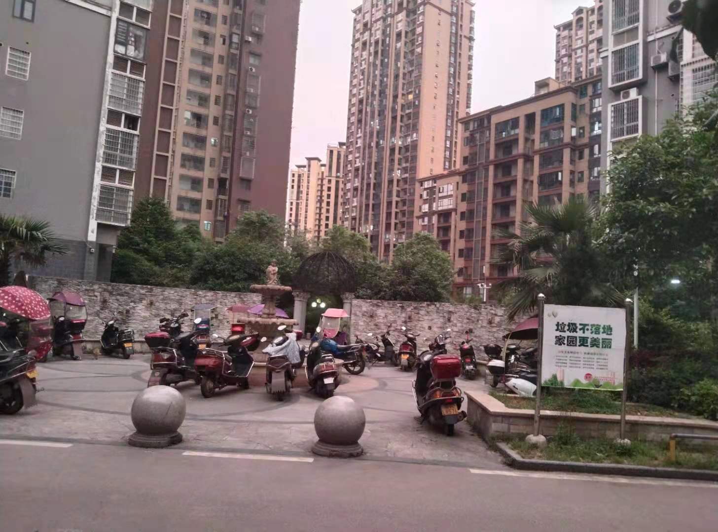 丹枫国际 3室2厅2卫 1900.0元/月 丹枫国际 3室2厅2卫 1900.0元/月小区图