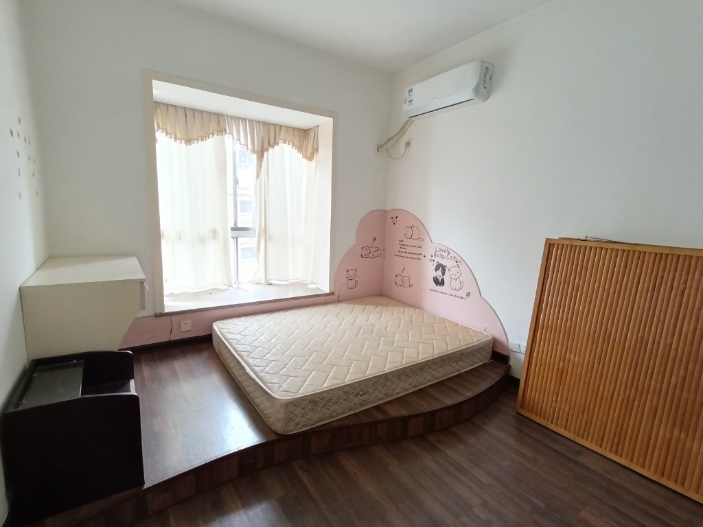 都市村庄 4室2厅2卫 2000.0元/月 都市村庄 4室2厅2卫 2000.0元/月室内图