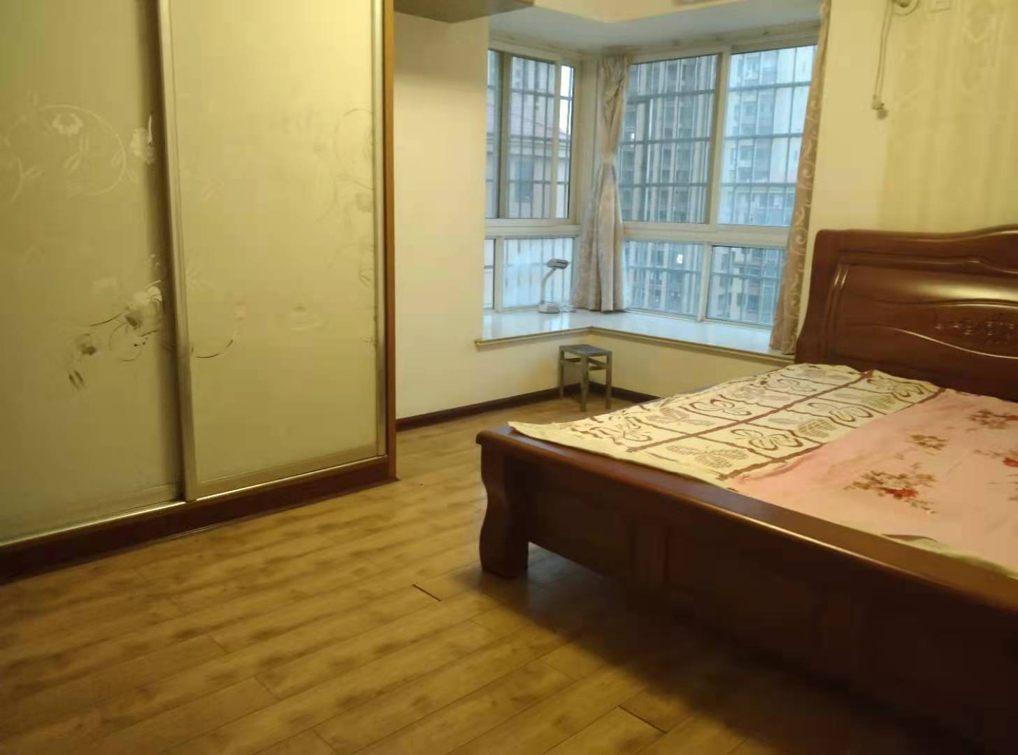 丹枫国际 3室2厅2卫 1900.0元/月 丹枫国际 3室2厅2卫 1900.0元/月室内图