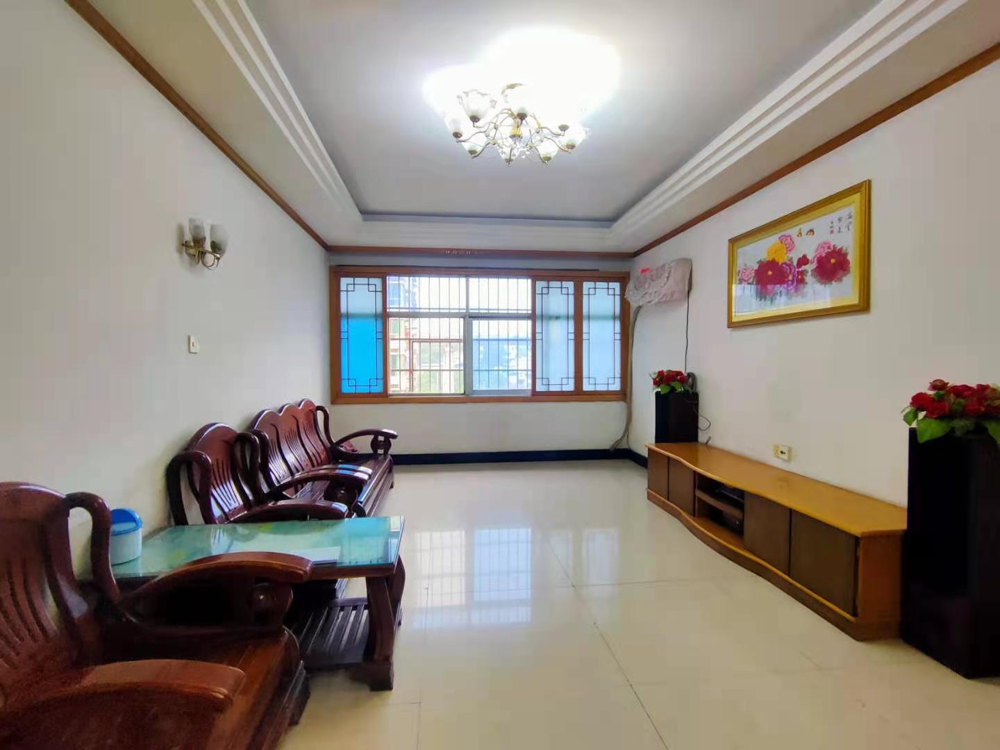 珉阁大厦 3室2厅2卫 1300.0元/月 珉阁大厦 3室2厅2卫 1300.0元/月室内图