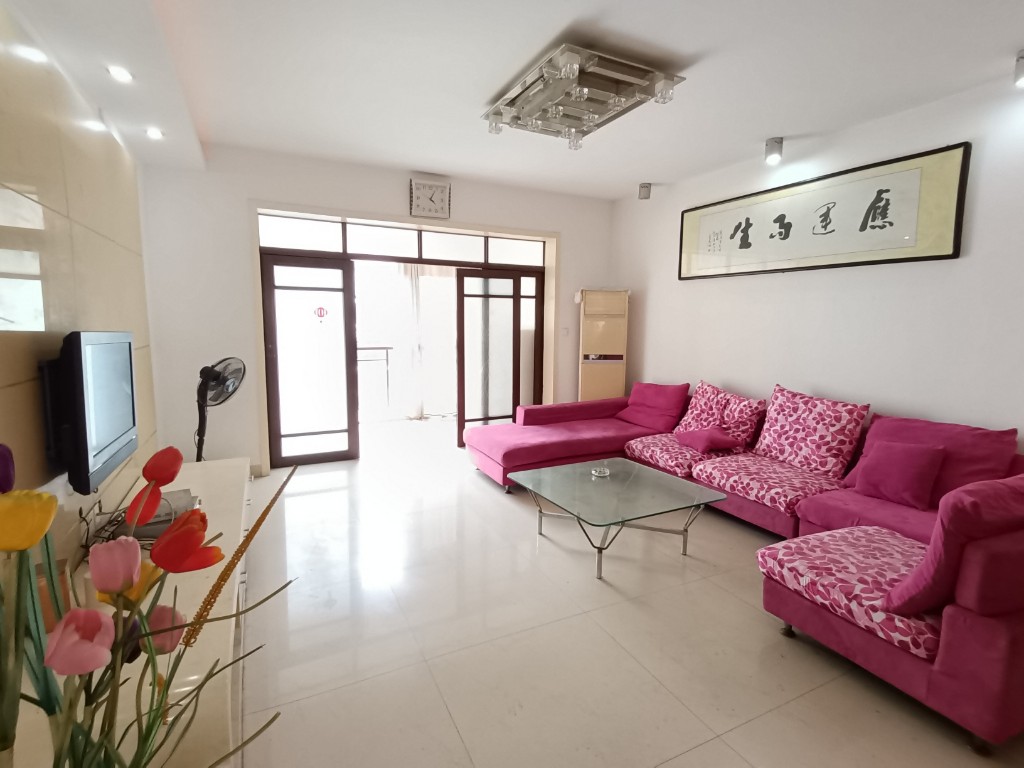 都市村庄 4室2厅2卫 2000.0元/月 都市村庄 4室2厅2卫 2000.0元/月室内图