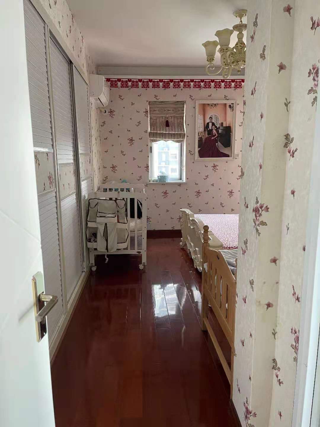 天龙御园 4室2厅2卫 125.0万 天龙御园 4室2厅2卫 125.0万卫生间