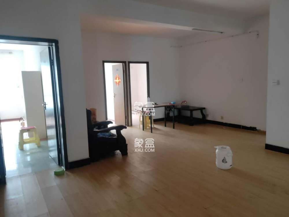 汽车城  4室2厅3卫    1200.0元/月 汽车城  4室2厅3卫    1200.0元/月室内图