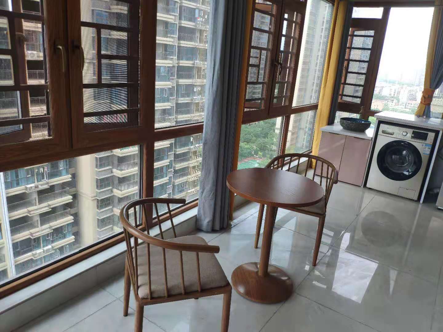 金河湾1881  1室1厅1卫   33.00万阳台