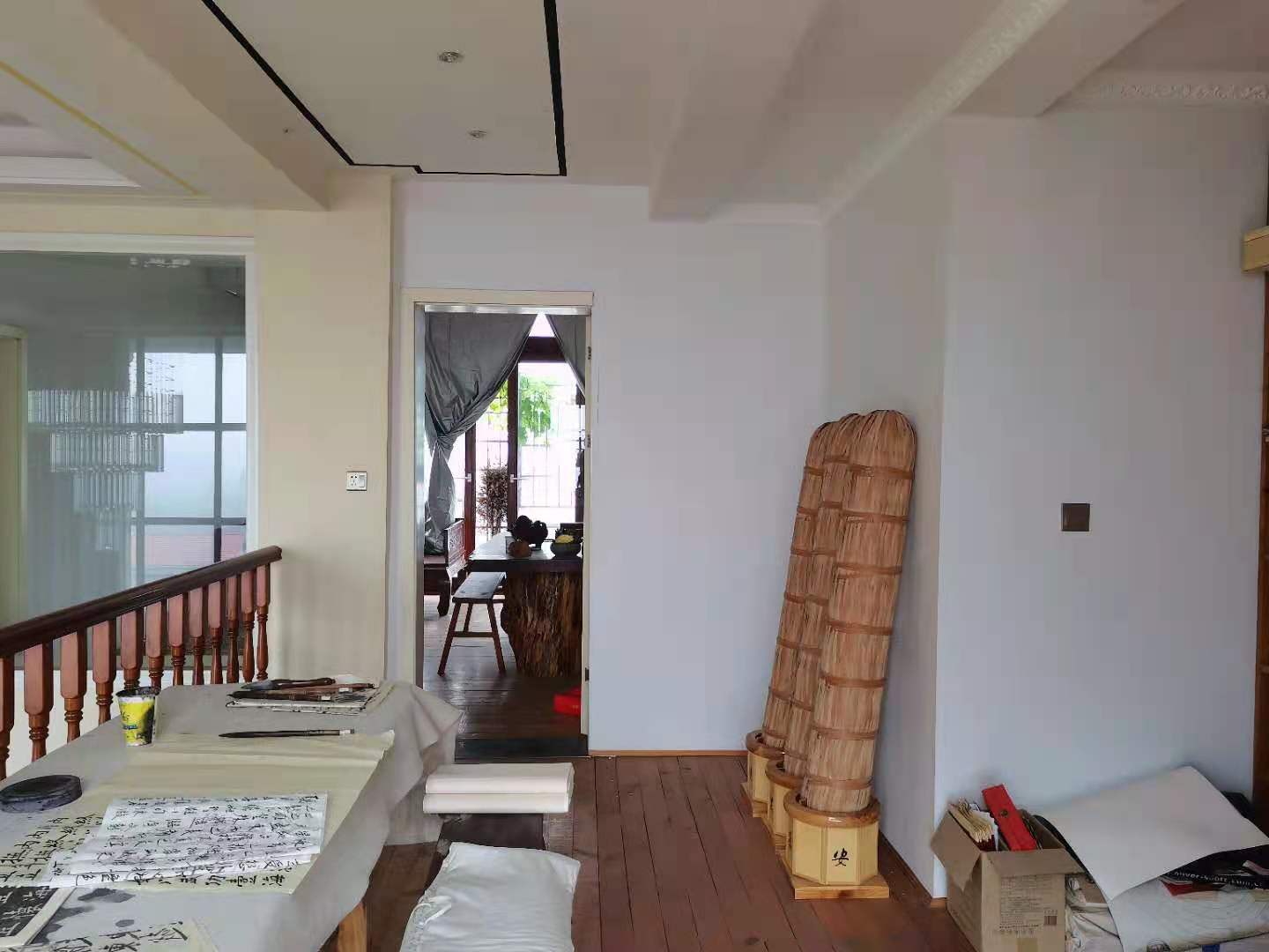 佳宁娜小区（梓山湖小区）  5室3厅3卫    288.0万客厅