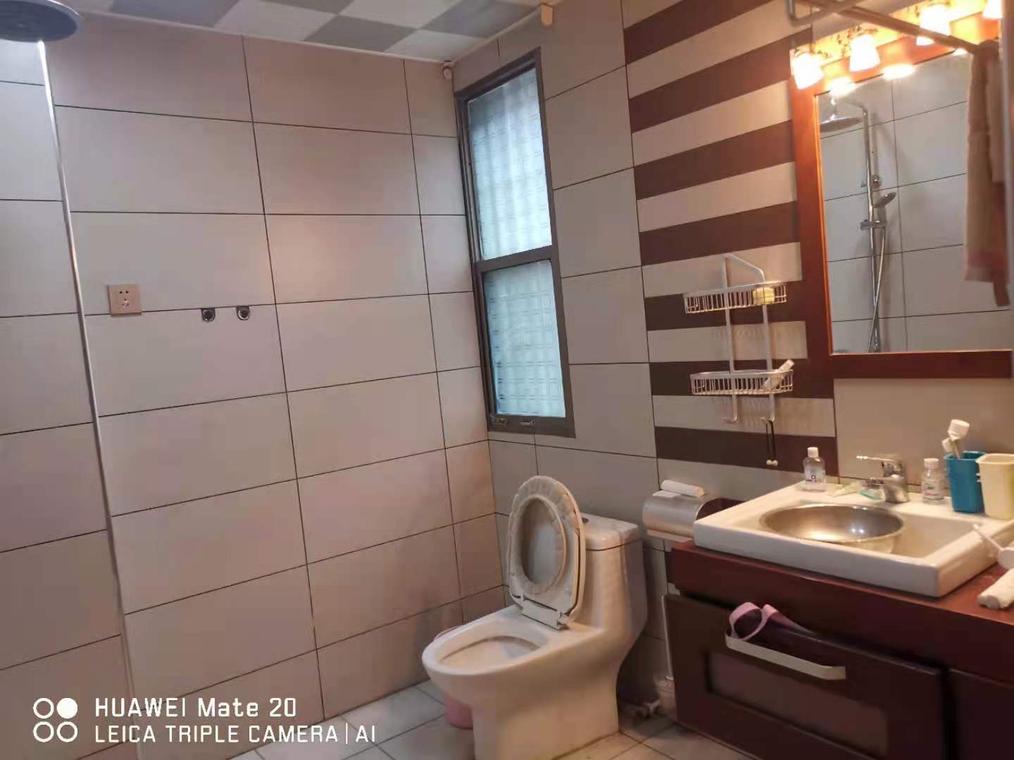 东方豪苑  4室2厅2卫    2400.0元/月室内图