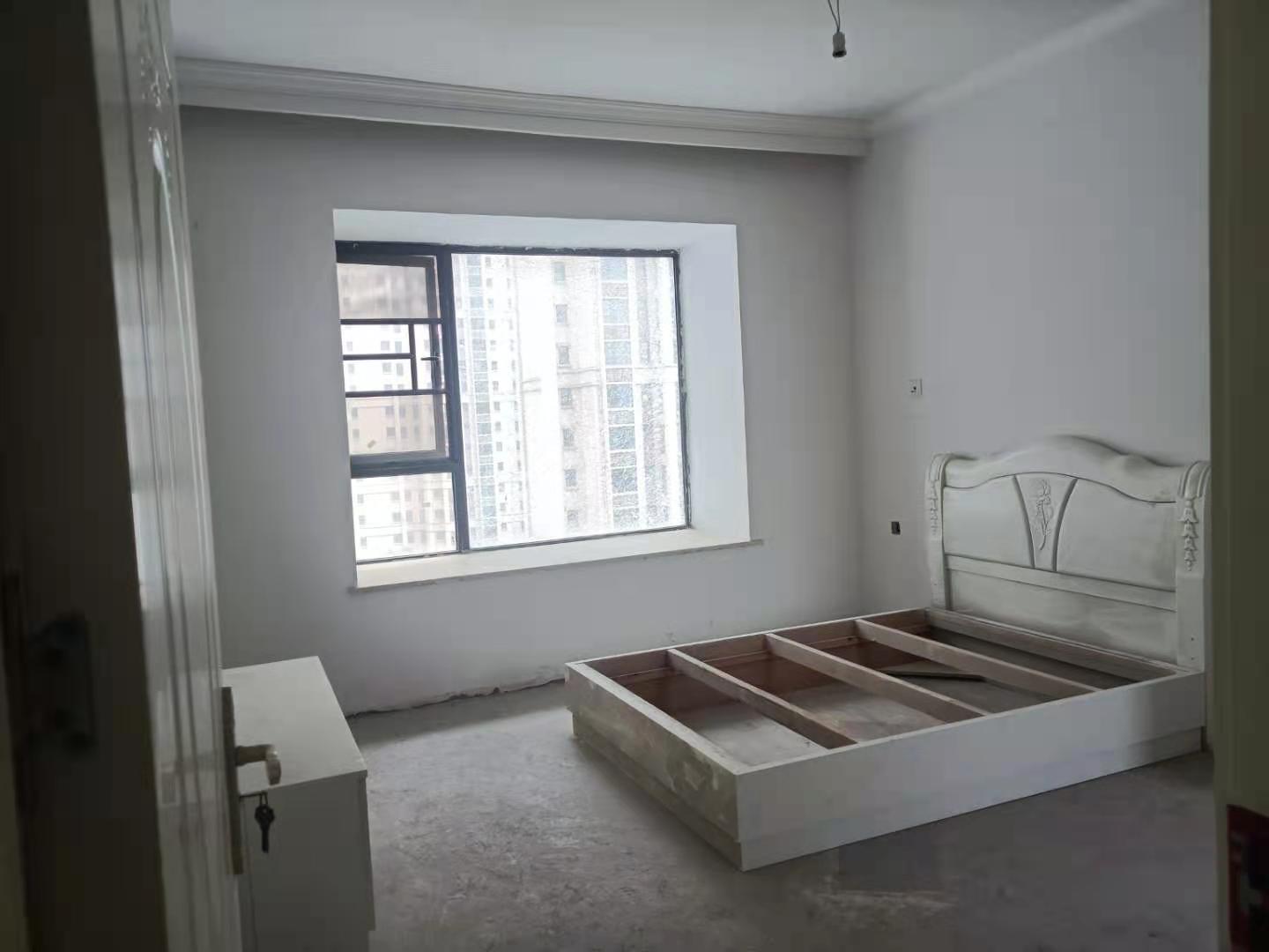 悦江山  4室2厅2卫    95.0万卧室