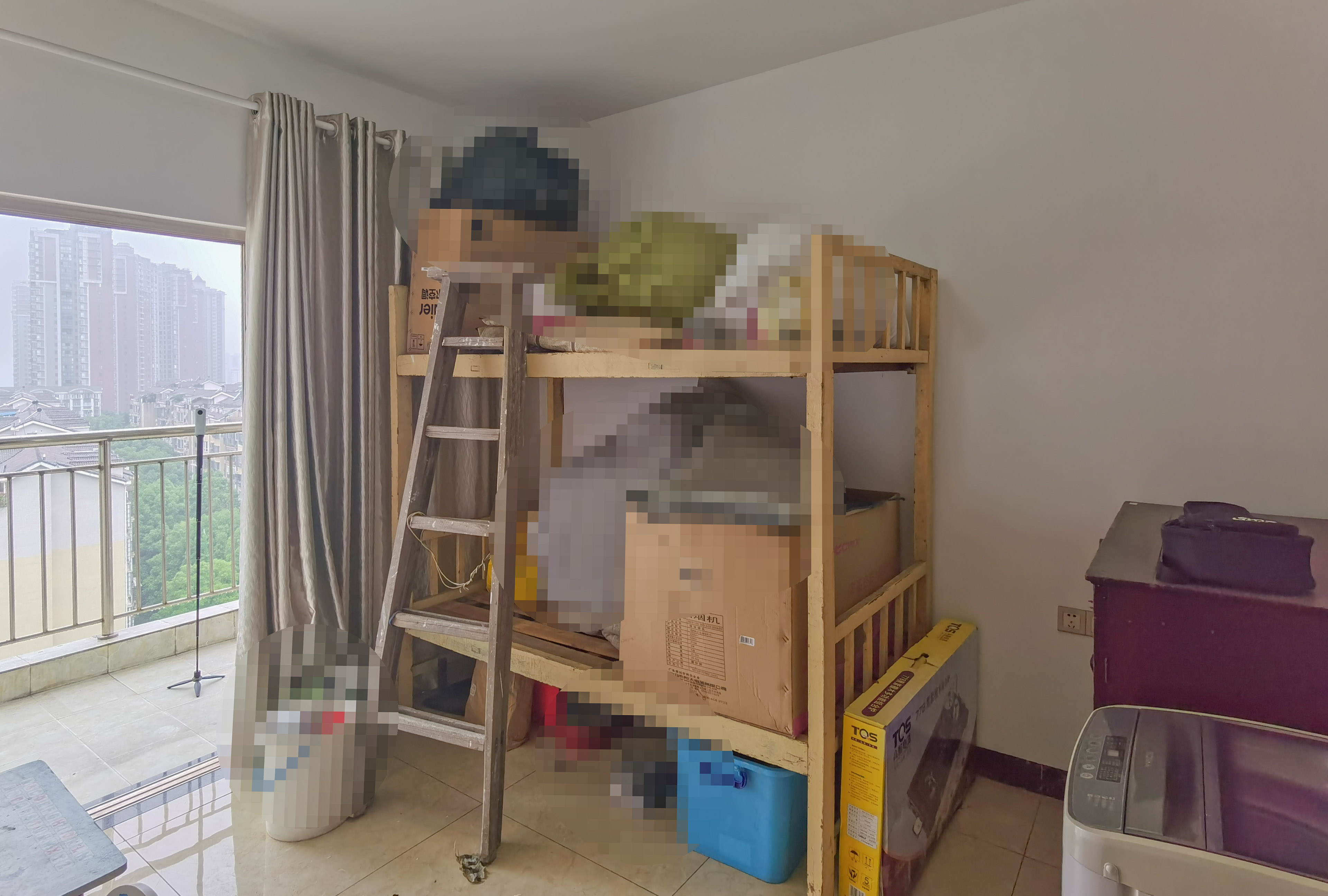 珠江丽园 2室1厅1卫 68.0万 珠江丽园 2室1厅1卫 68.0万客厅