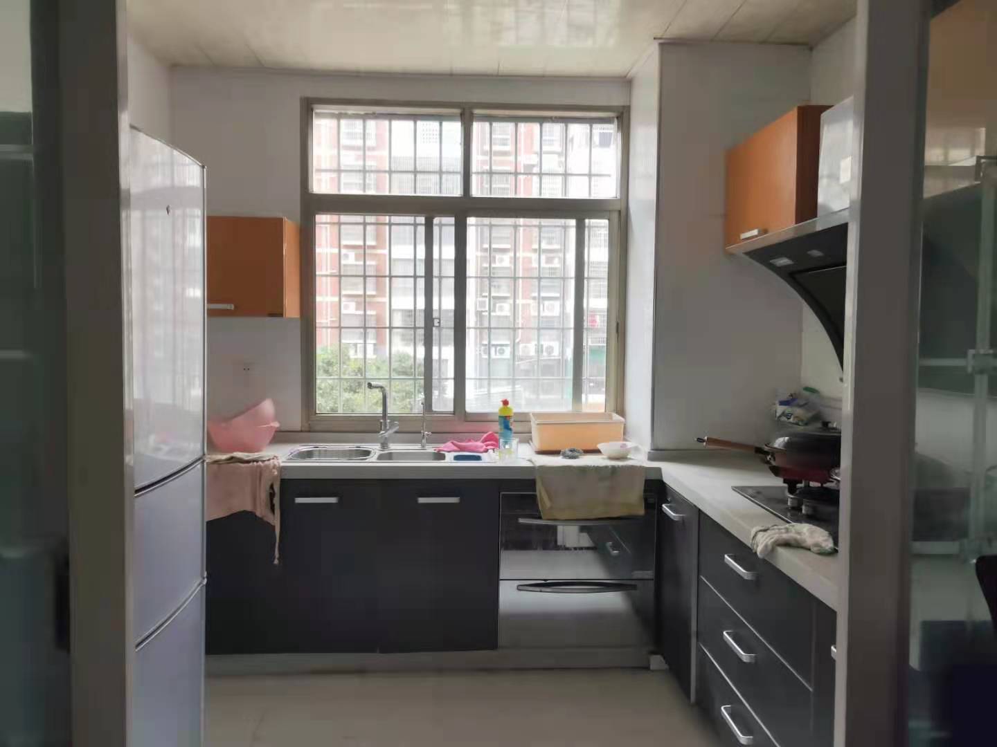 东方豪苑 4室2厅2卫 2500.0元/月 东方豪苑 4室2厅2卫 2500.0元/月室内图