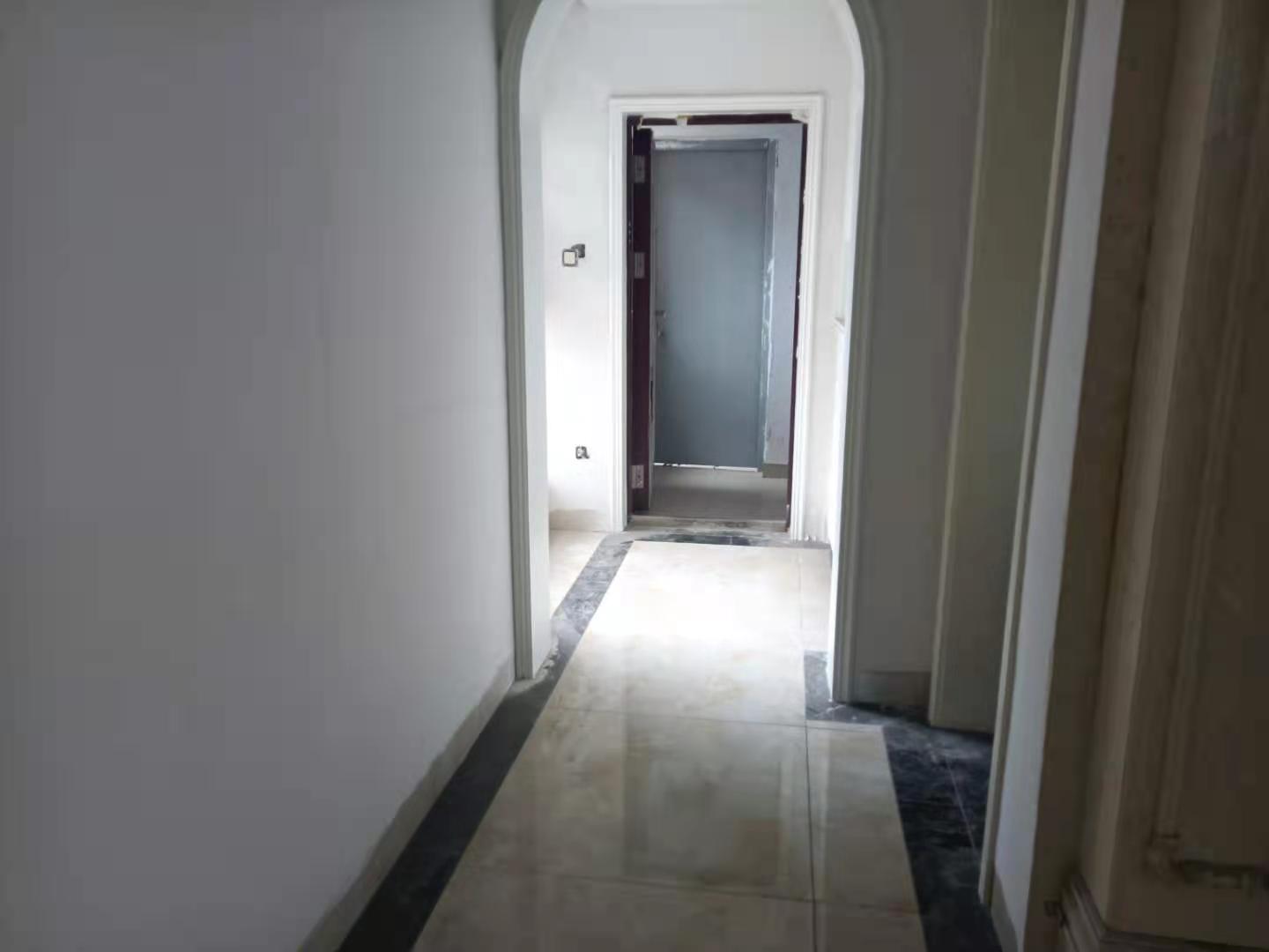 悦江山  4室2厅2卫    95.0万其他