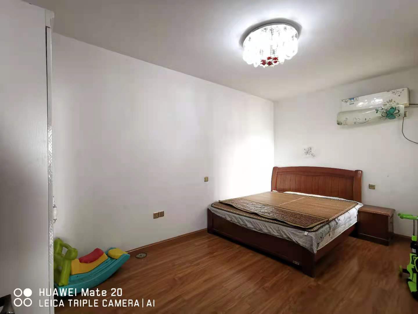 东方豪苑 4室2厅2卫 2200.0元/月 东方豪苑 4室2厅2卫 2200.0元/月室内图