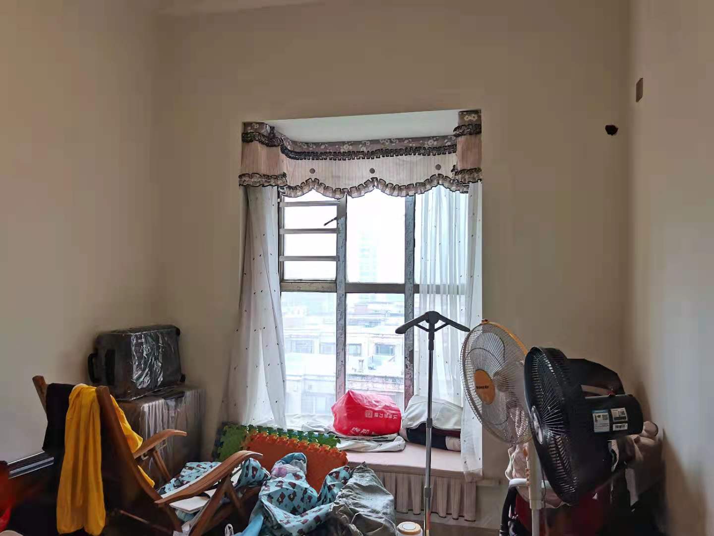 佳宁娜小区(梓山湖小区)  5室3厅3卫    288.0万 佳宁娜小区(梓山湖小区)  5室3厅3卫    288.0万卫生间