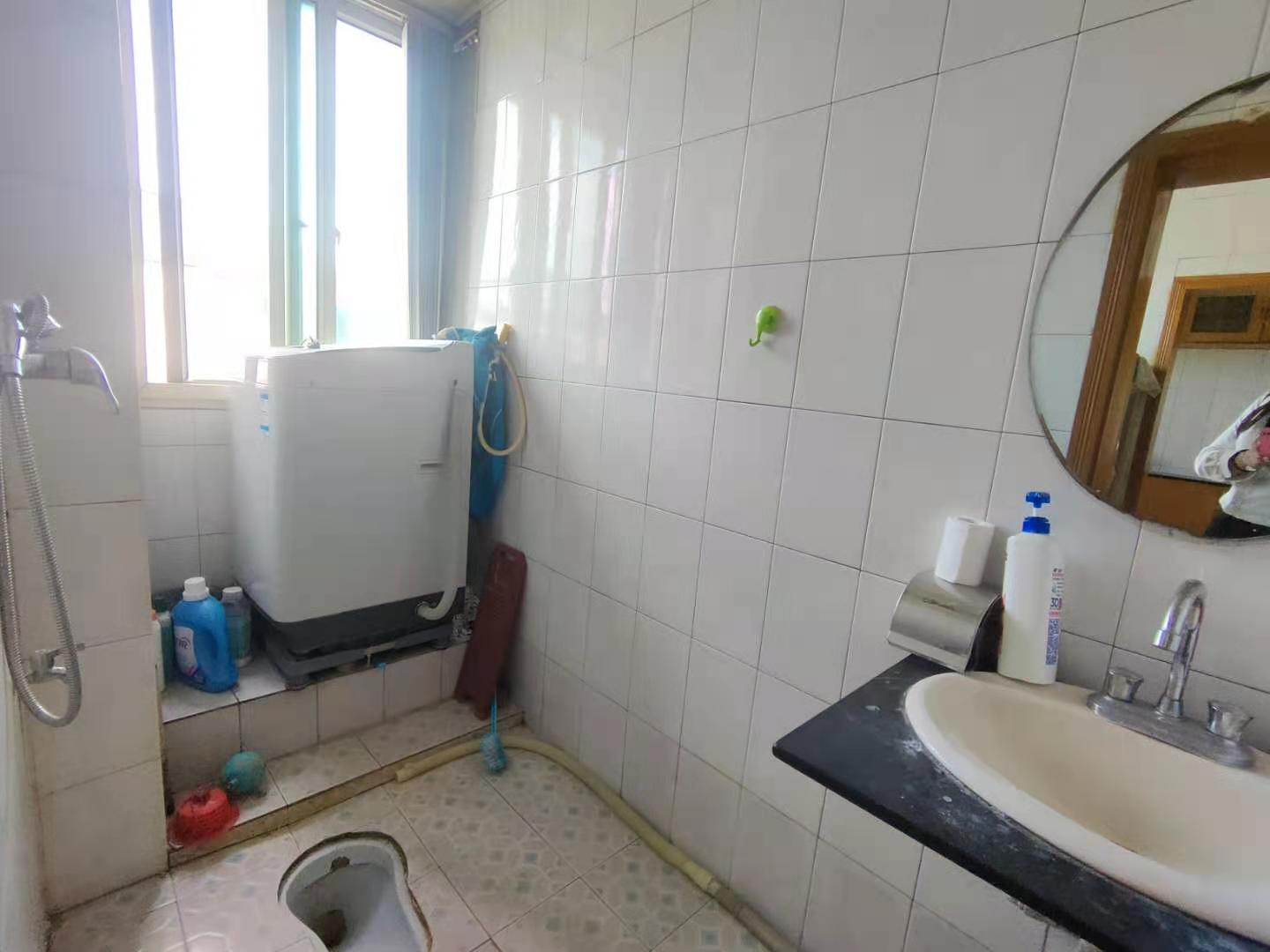 荷叶五村 2室1厅1卫 1000.0元/月 荷叶五村 2室1厅1卫 1000.0元/月室内图