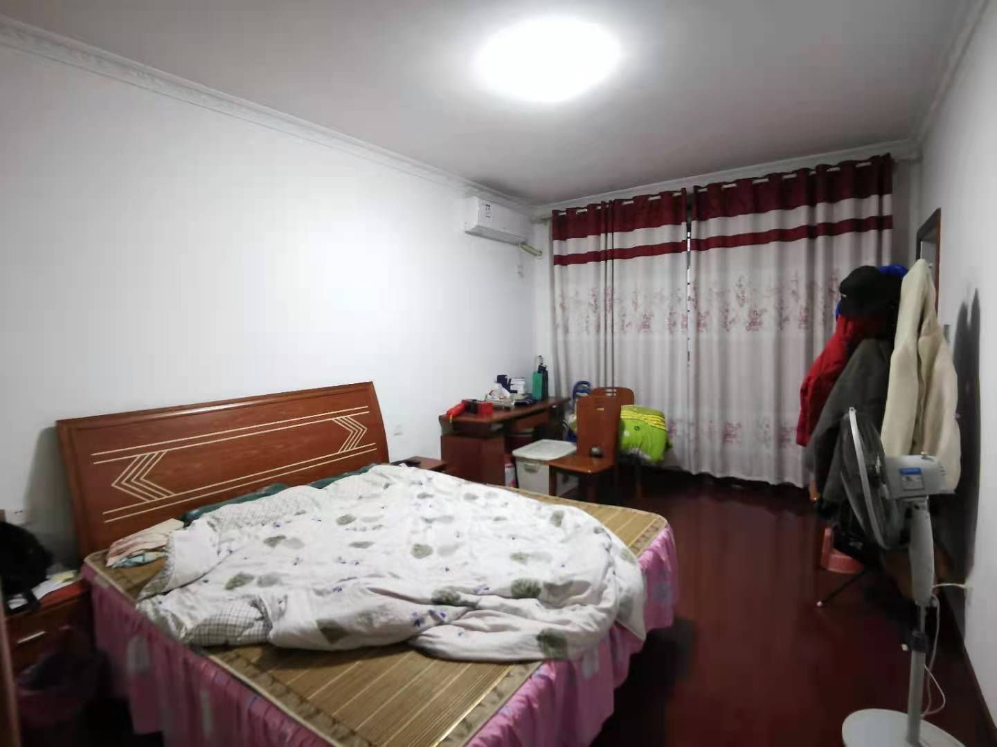 滨江水岸  3室2厅2卫    62.8万 滨江水岸  3室2厅2卫    62.8万卧室