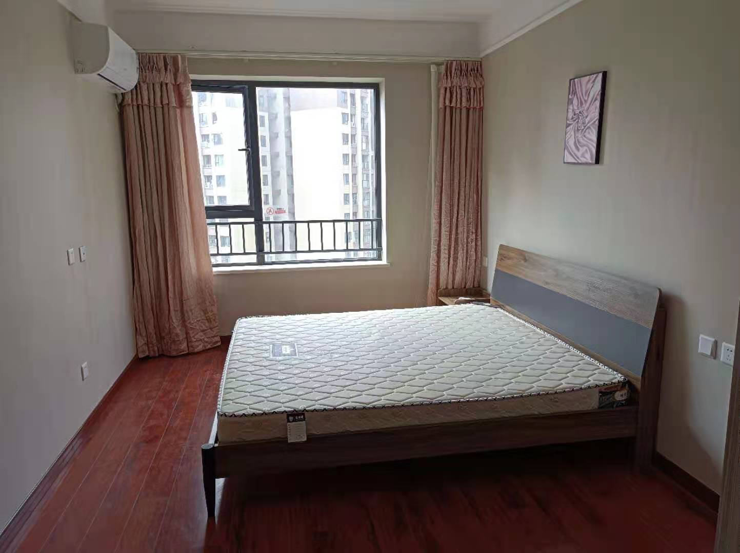 滨江和城  3室2厅2卫   2600.00元/月室内图