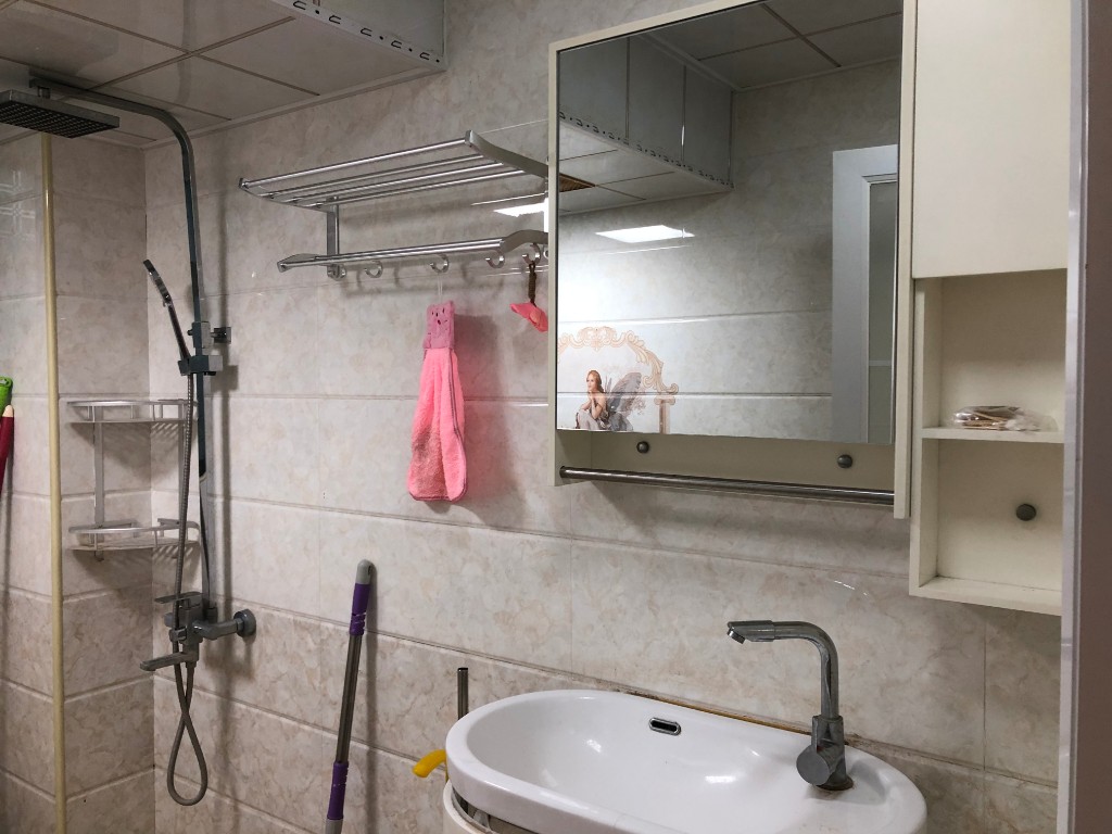 弘星大厦  3室2厅2卫    100.0万 弘星大厦  3室2厅2卫    100.0万卫生间