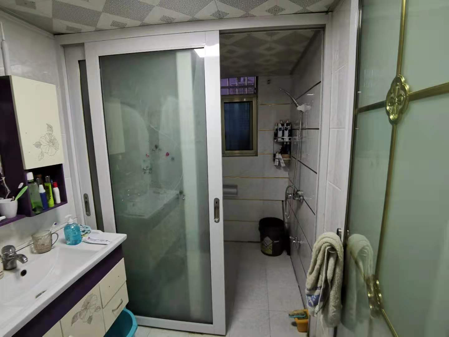 滨江水岸  3室2厅2卫    62.8万 滨江水岸  3室2厅2卫    62.8万卫生间