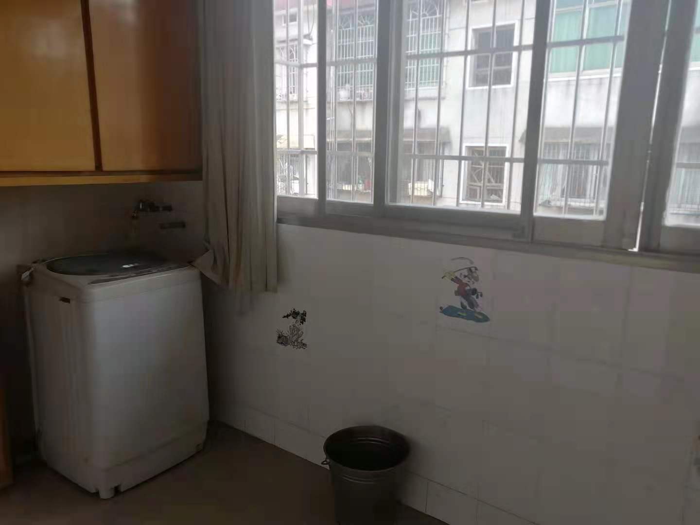 邮电新村  3室2厅2卫   1200.00元/月室内图