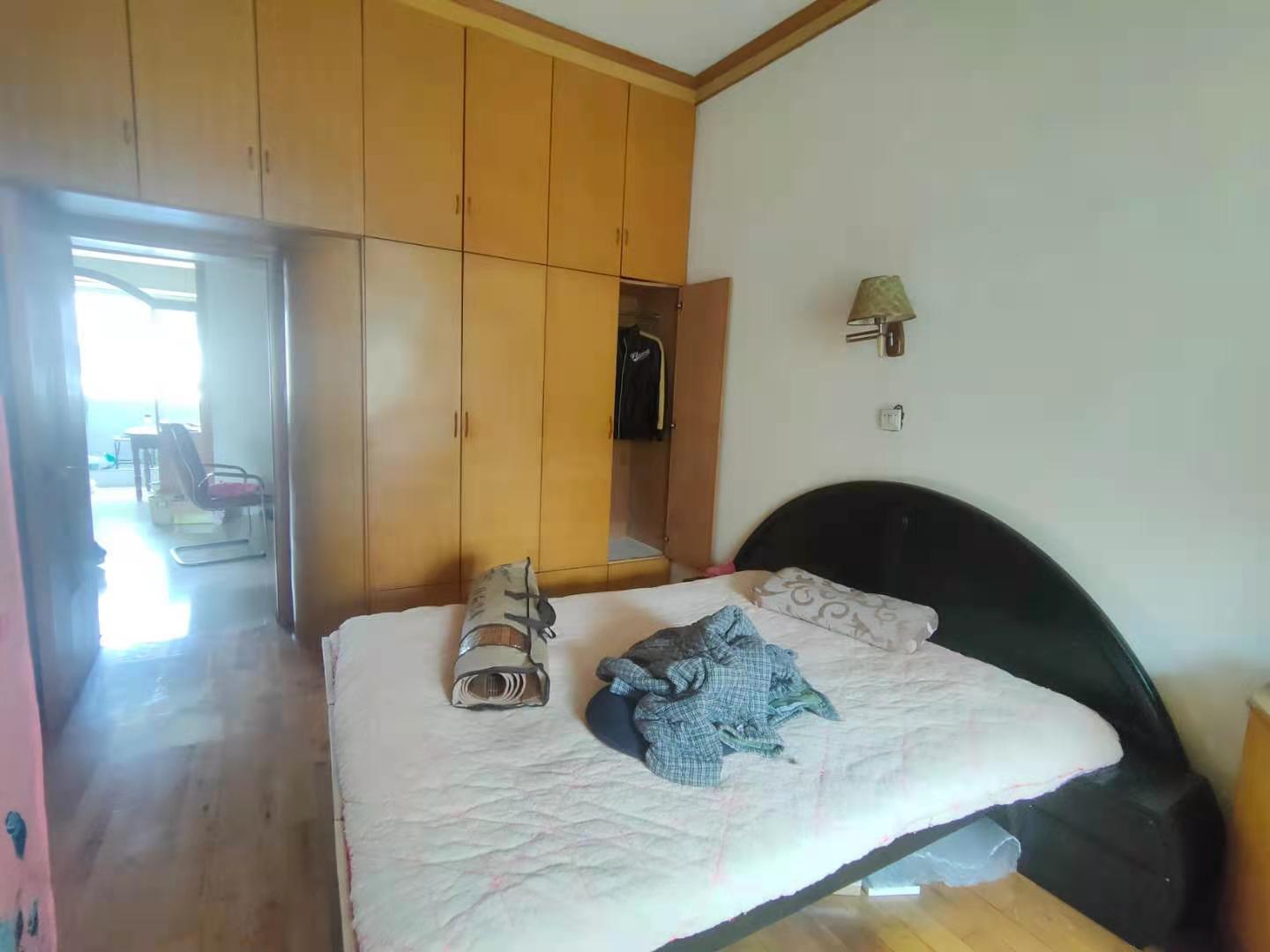 荷叶五村 2室1厅1卫 1000.0元/月 荷叶五村 2室1厅1卫 1000.0元/月室内图