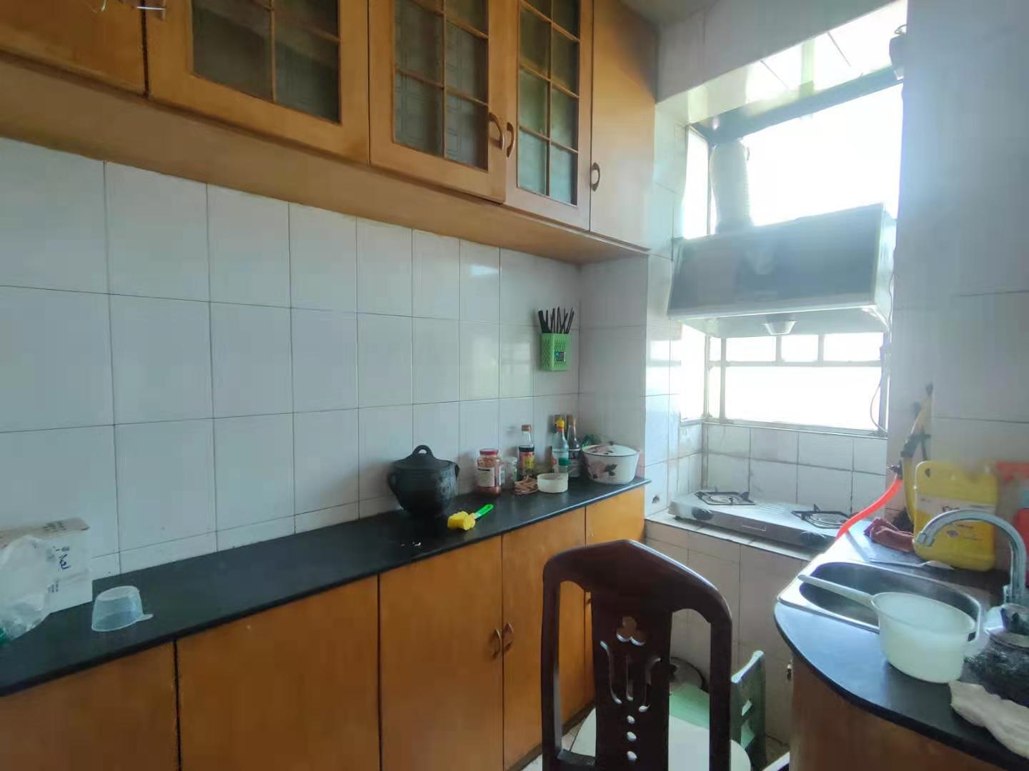 荷叶五村 2室1厅1卫 1000.0元/月 荷叶五村 2室1厅1卫 1000.0元/月室内图