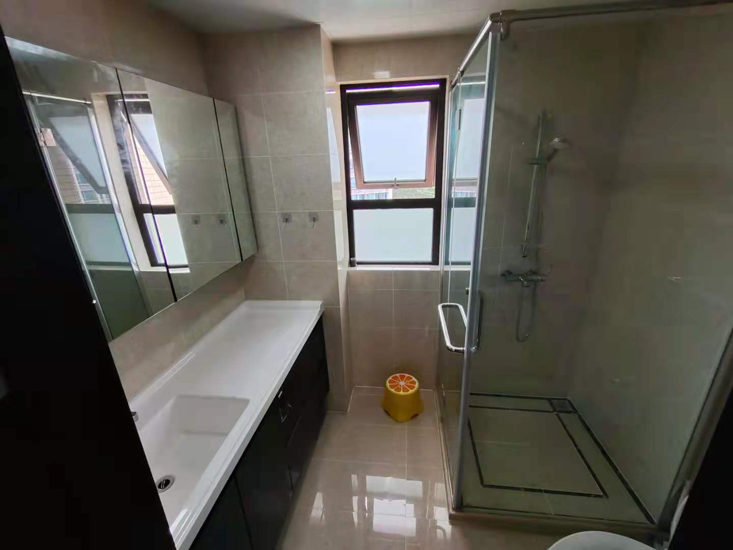 万科翡翠公园  4室1厅2卫    3000.0元/月 万科翡翠公园  4室1厅2卫    3000.0元/月室内图1