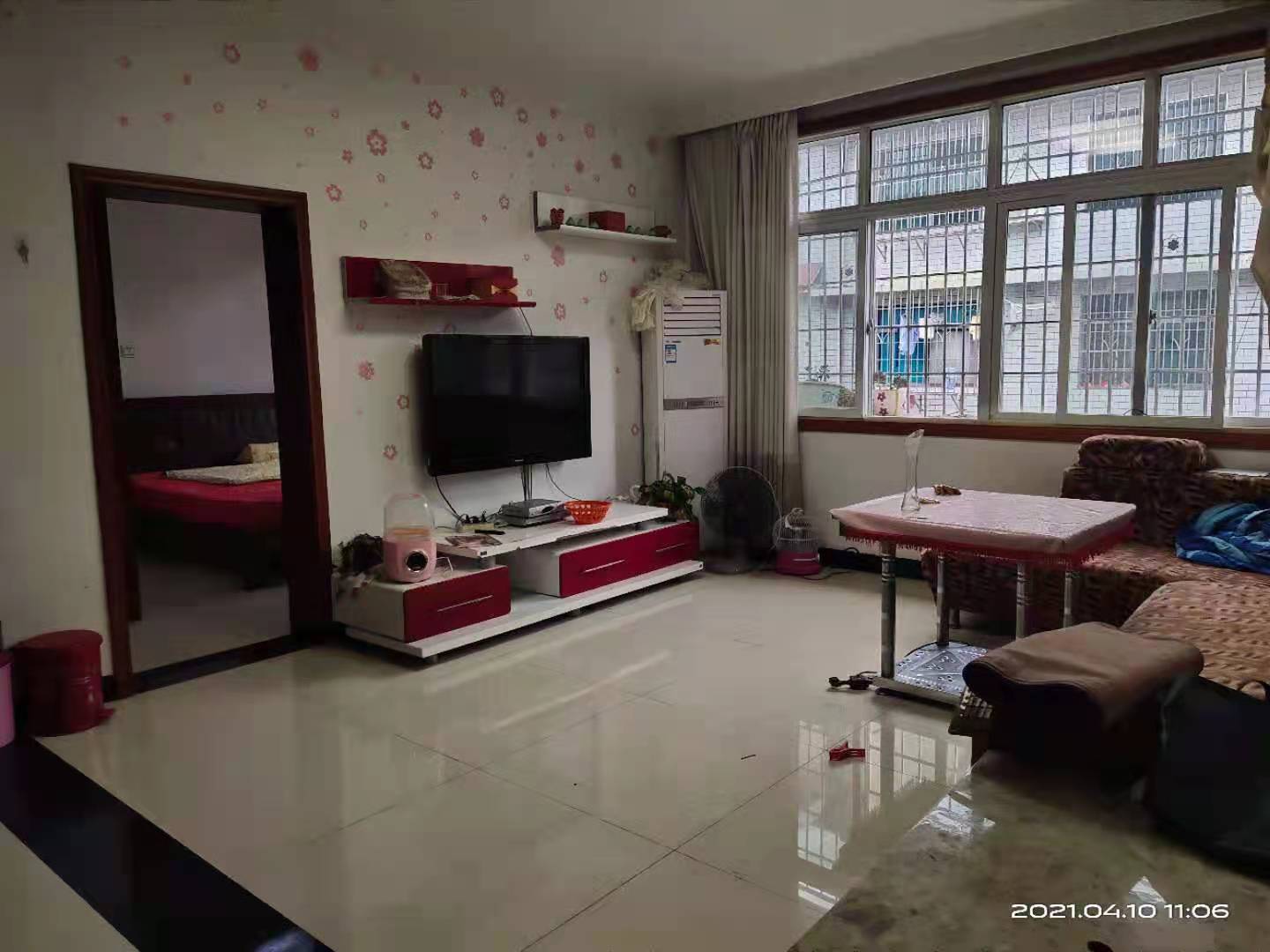 王家小区  3室2厅2卫    1500.0元/月 王家小区  3室2厅2卫    1500.0元/月