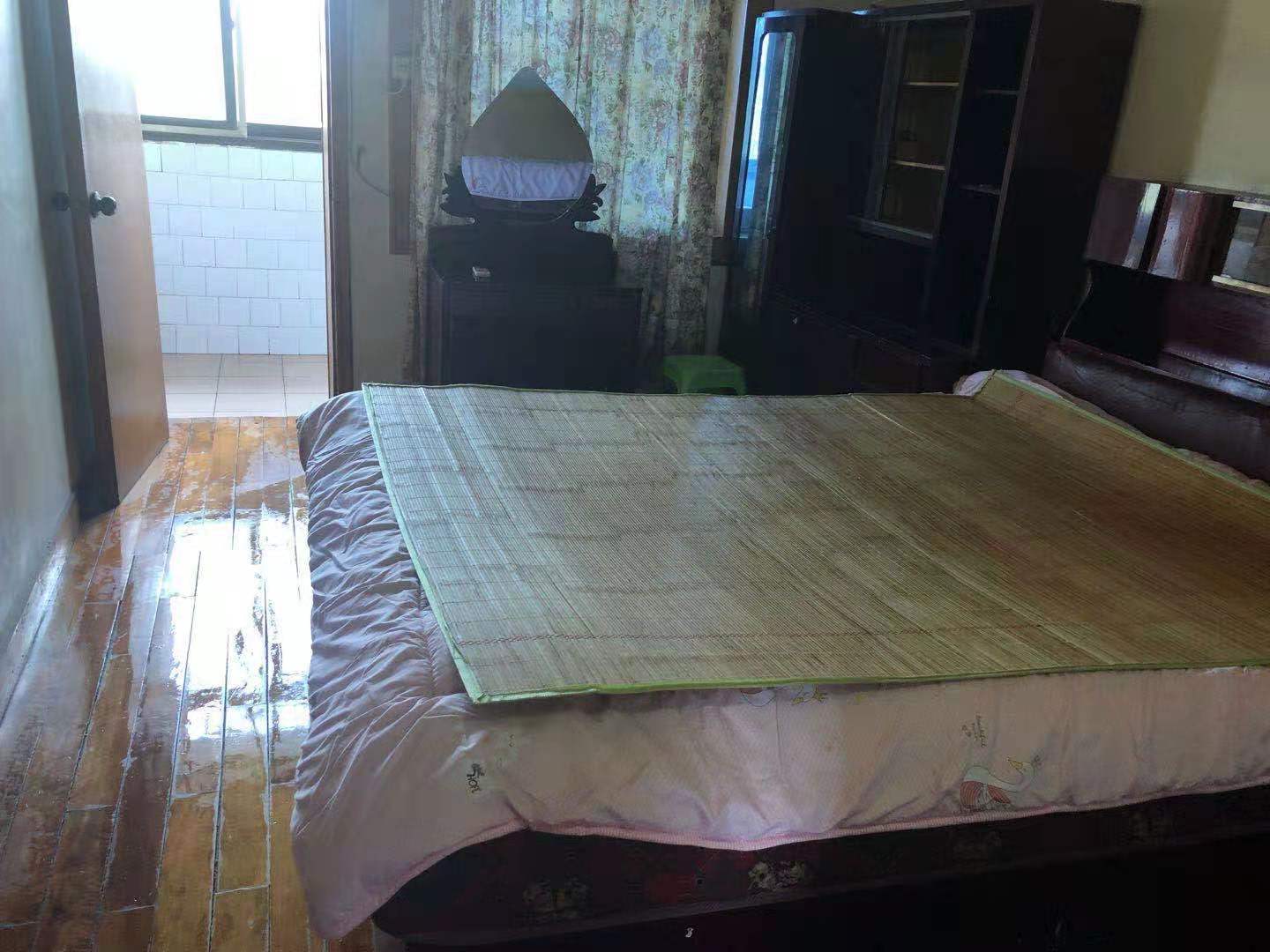 市人大政协机关大院住宅区(老市委) 2室2厅1卫 850.0元/月 市人大政协机关大院住宅区(老市委) 2室2厅1卫 850.0元/月室内图