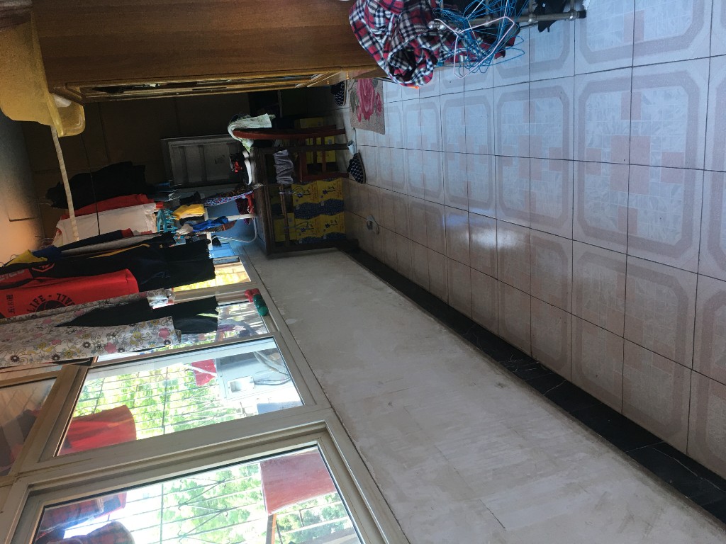 广电中心家属楼 3室2厅1卫 80.0万 广电中心家属楼 3室2厅1卫 80.0万阳台