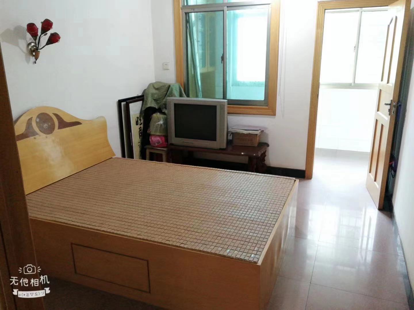 佳宏小区 3室2厅1卫 73.8万 佳宏小区 3室2厅1卫 73.8万卧室