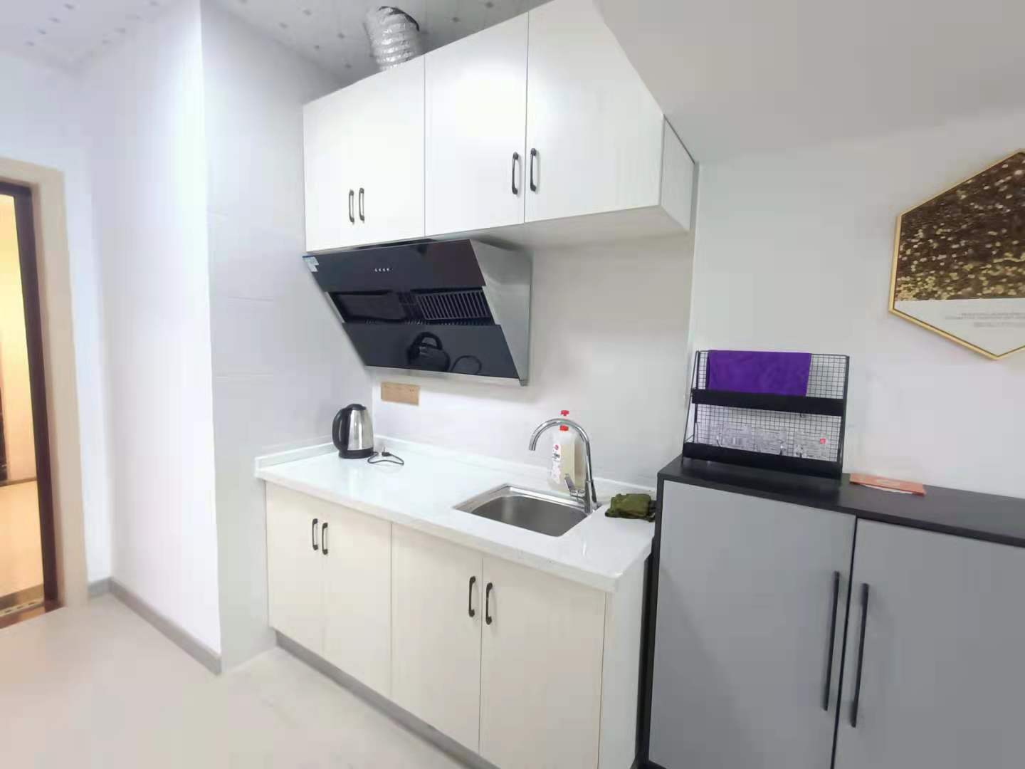 华南城市广场  1室1厅1卫    2000.0元/月 华南城市广场  1室1厅1卫    2000.0元/月室内图