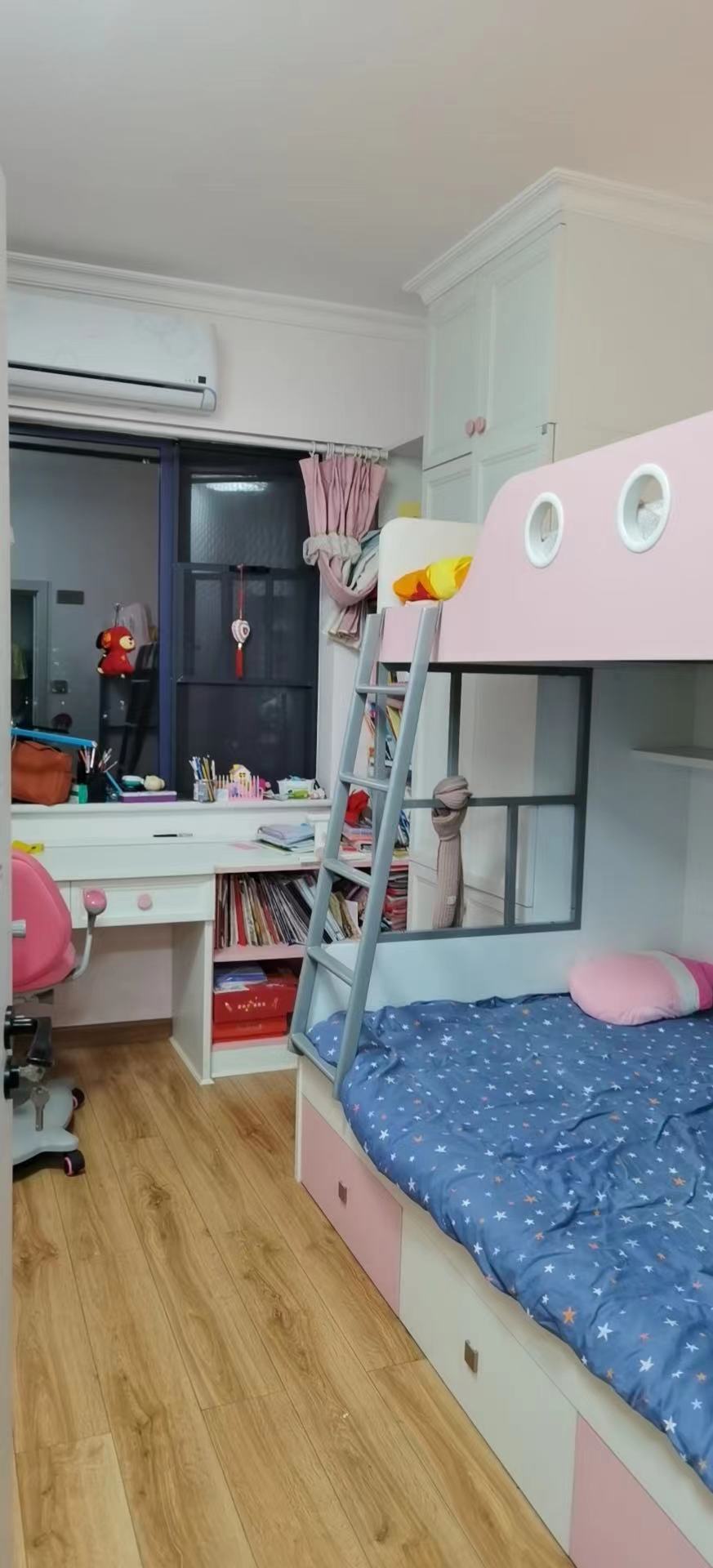 盛世时代广场  3室1厅1卫    65.0万 盛世时代广场  3室1厅1卫    65.0万卧室