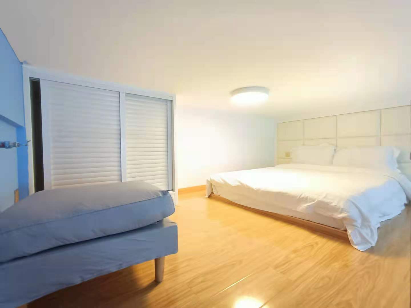 华南城市广场  1室1厅1卫    2000.0元/月 华南城市广场  1室1厅1卫    2000.0元/月室内图