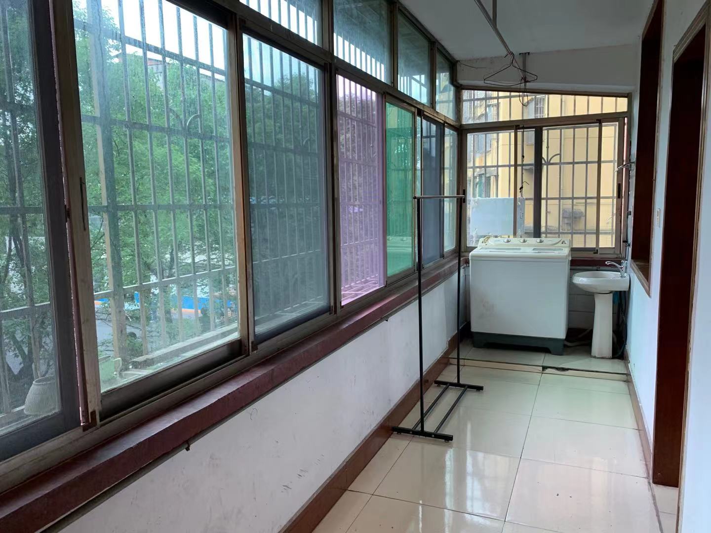 金花苑小区 3室2厅2卫 750.0元/月 金花苑小区 3室2厅2卫 750.0元/月室内图