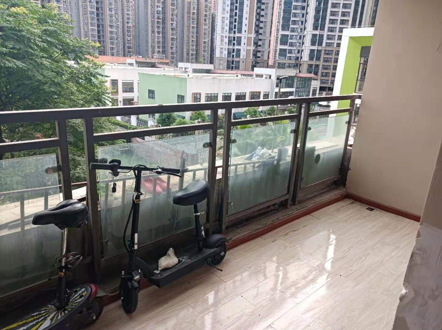 远大中央公园一期  3室2厅1卫    2300.0元/月小区图