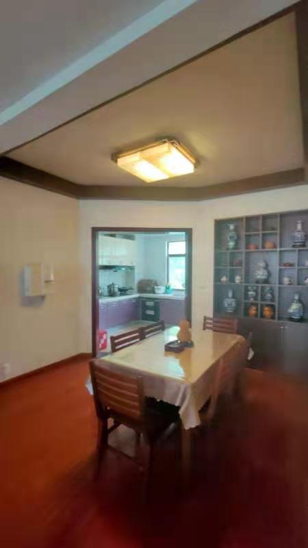 楚天花园 4室2厅2卫 82.00万 楚天花园 4室2厅2卫 82.00万客厅