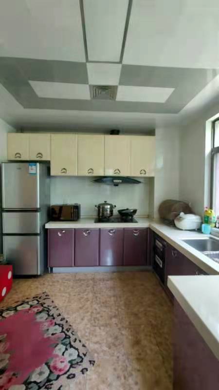 楚天花园 4室2厅2卫 82.00万 楚天花园 4室2厅2卫 82.00万客厅