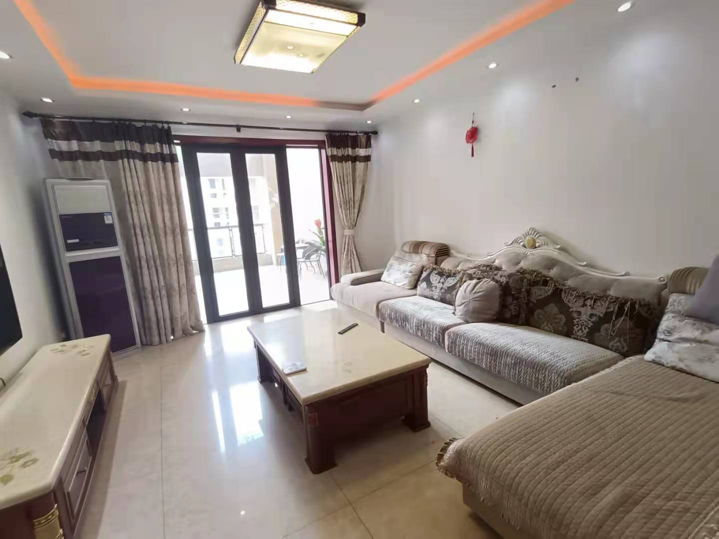 南湖国际6期  3室1厅2卫    3500.0元/月 南湖国际6期  3室1厅2卫    3500.0元/月室内图