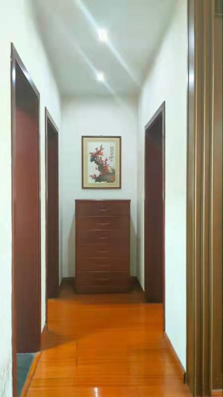 楚天花园 4室2厅2卫 82.00万 楚天花园 4室2厅2卫 82.00万客厅