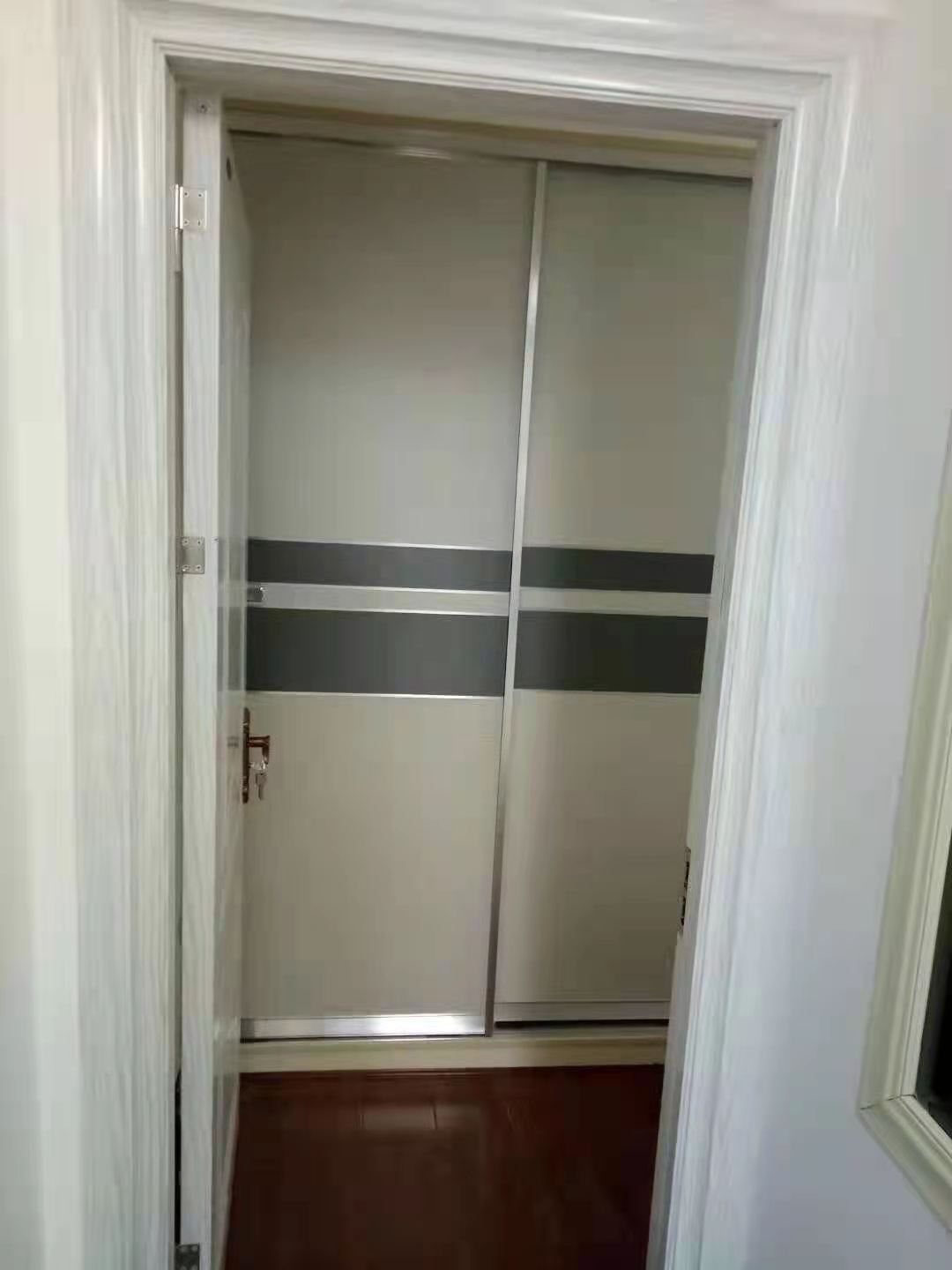 九圆大厦  2室1厅1卫    56.8万 九圆大厦  2室1厅1卫    56.8万卧室