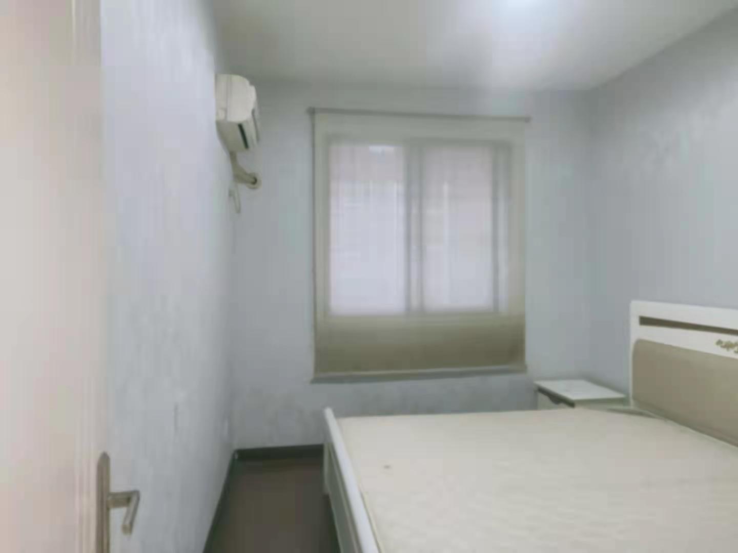 东方豪苑  3室2厅1卫   2000.00元/月室内图