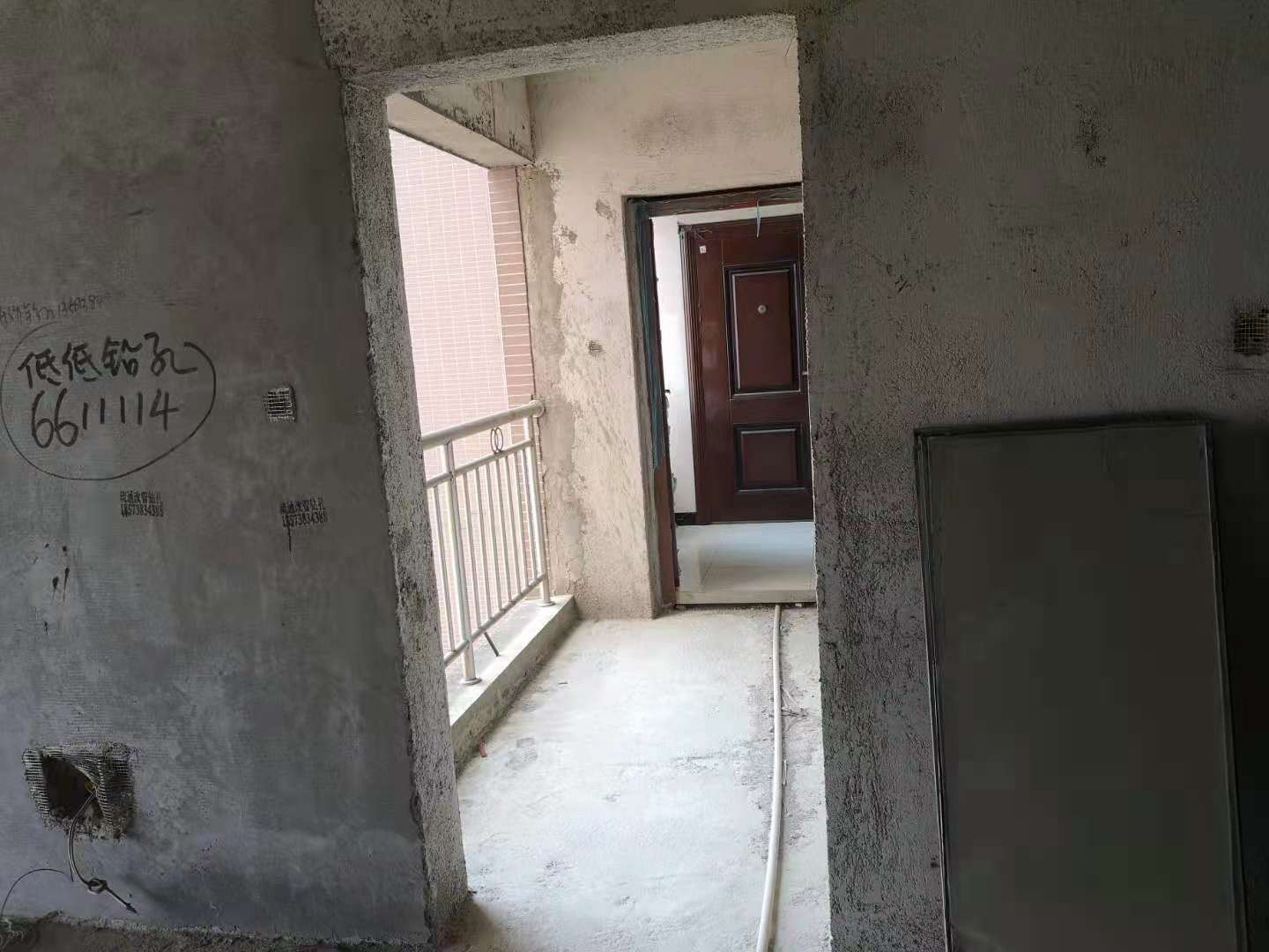 娄底司法  4室2厅2卫    86.8万 娄底司法  4室2厅2卫    86.8万阳台