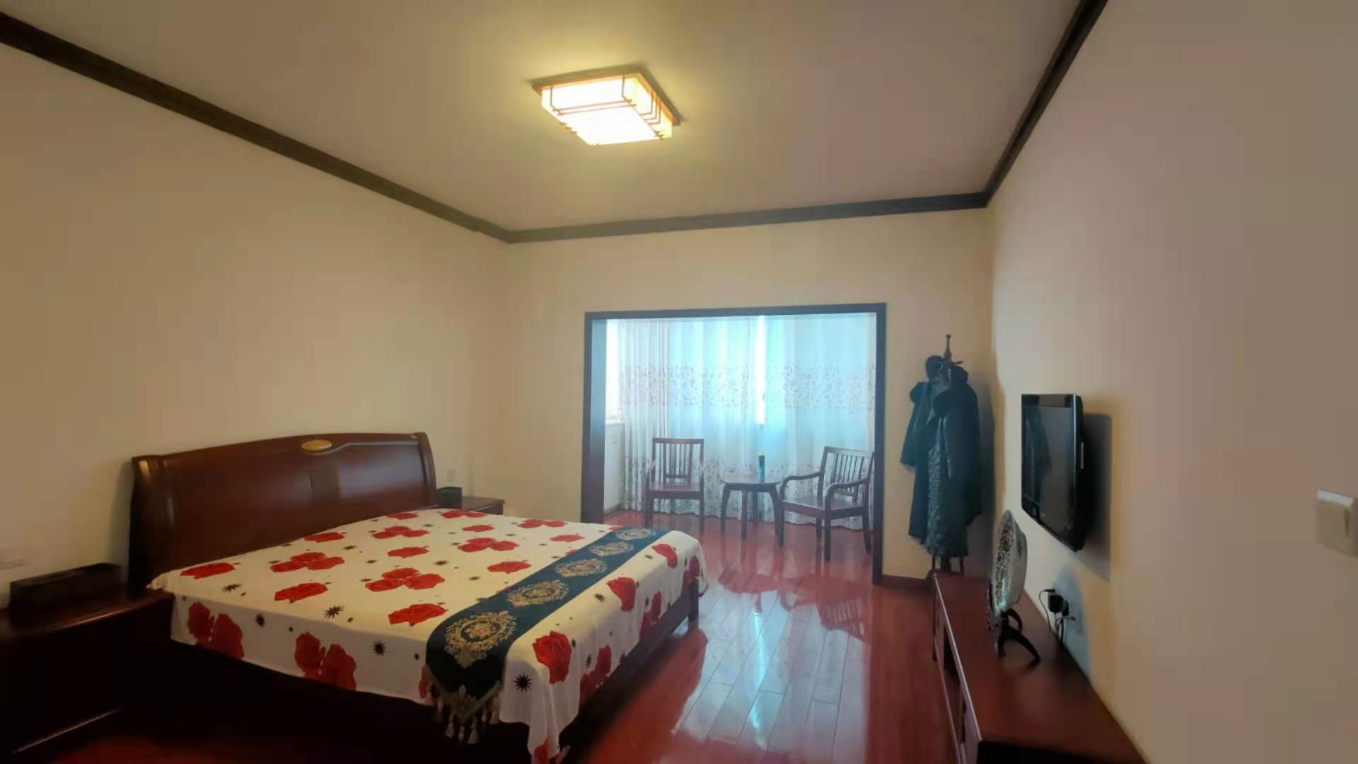 楚天花园 4室2厅2卫 82.00万 楚天花园 4室2厅2卫 82.00万客厅