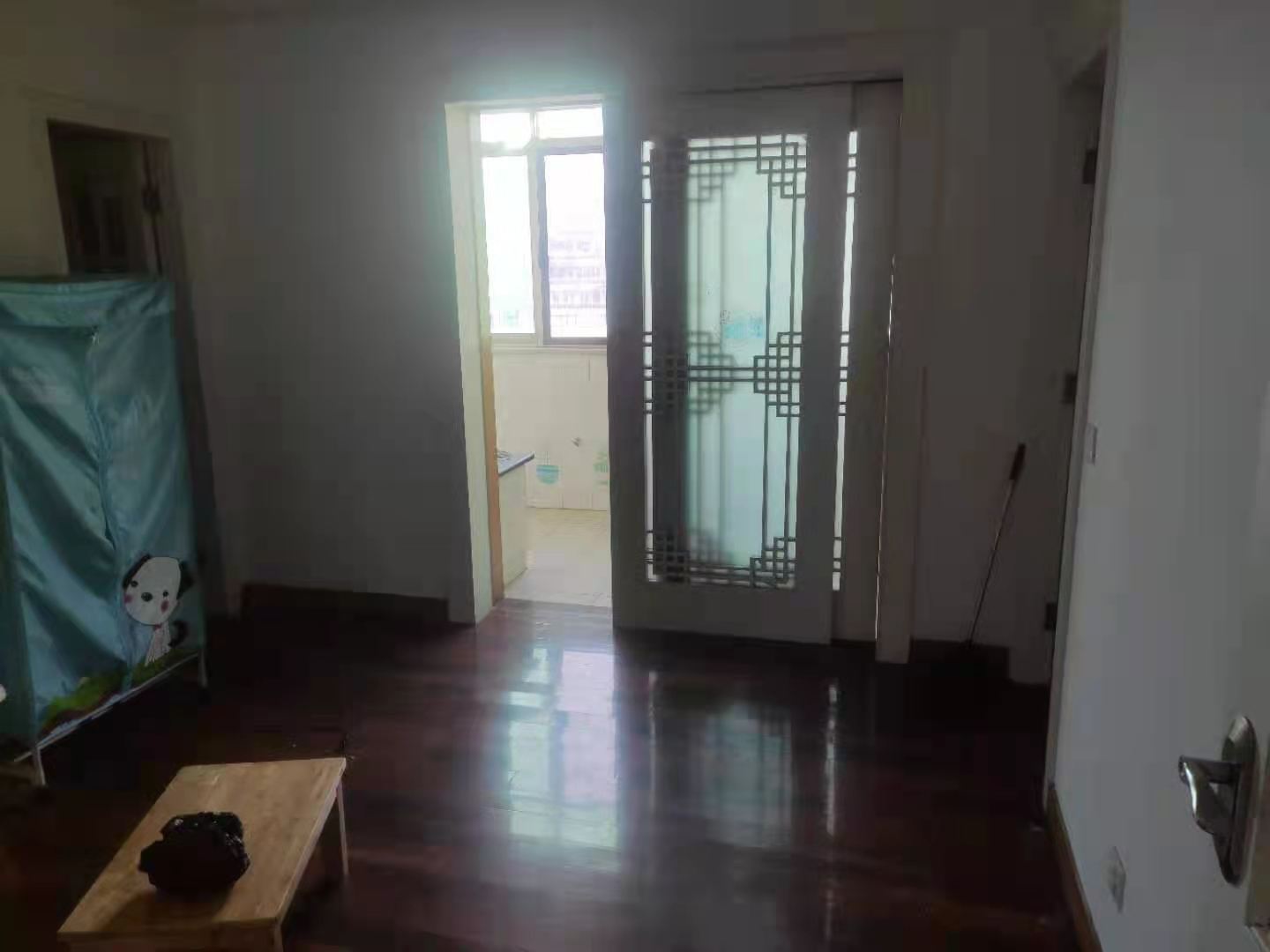 房地产大厦 3室2厅2卫 2500.0元/月 房地产大厦 3室2厅2卫 2500.0元/月室内图